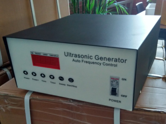 洗剤のための40khz 600wデジタルの超音波発電機